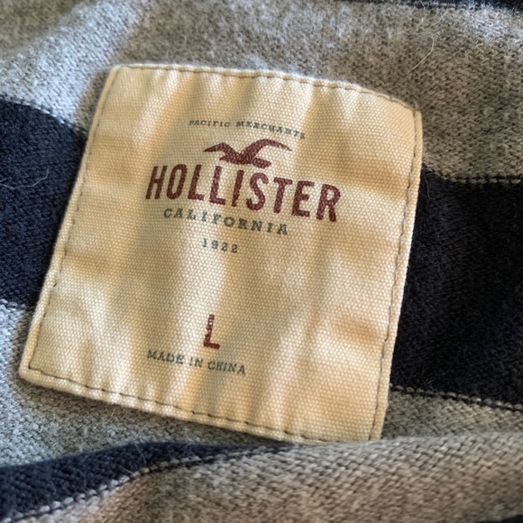 NWOT Hollister Sweater - Picture 7 of 8